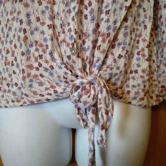 MOSSIMO WOMEN'S SMALL BELL SLEEVE FLORAL PULLOVER BLOUSE WITH TIE WAIST - Picture 2 of 5